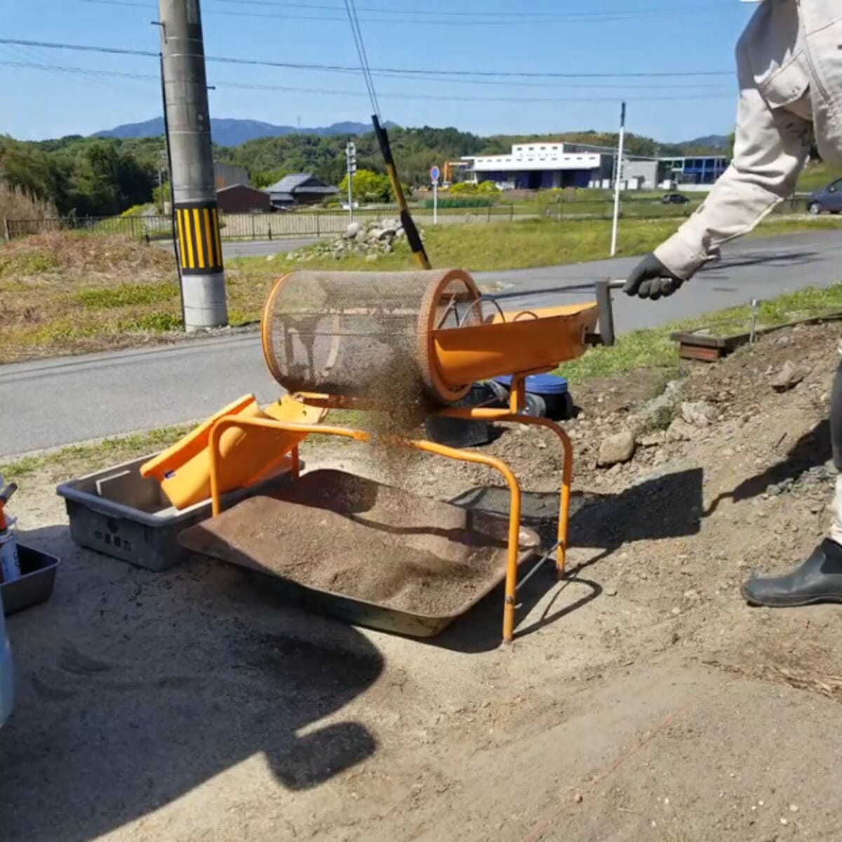土ふるいのDIY：畑の石を取り除きキレイにする ·